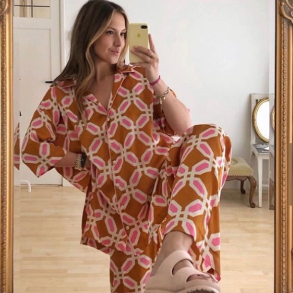 LAST ONE Zara Pajama Style Two Piece Set - Picture 15 of 16